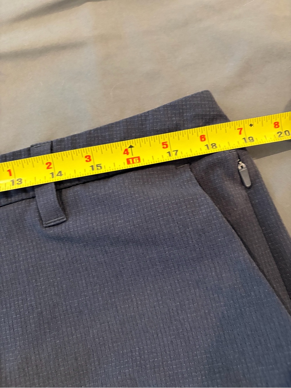 Lululemon Commission Chino Shorts Men’s 38 Charcoal Gray Textured 9” Inseam - Picture 4 of 6